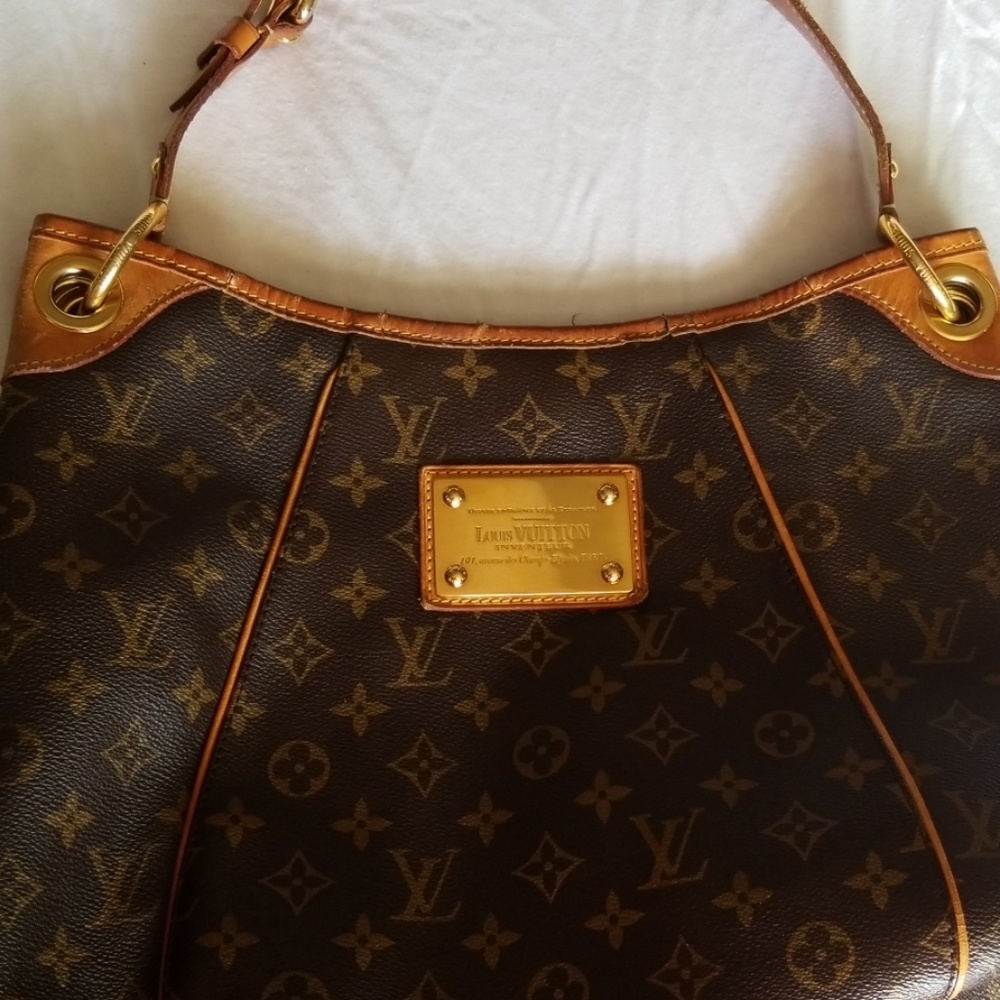 Firm*Authentic Louis Vuitton Shoulder Bag Preloved, please see all pictures. - Picture 4 of 9